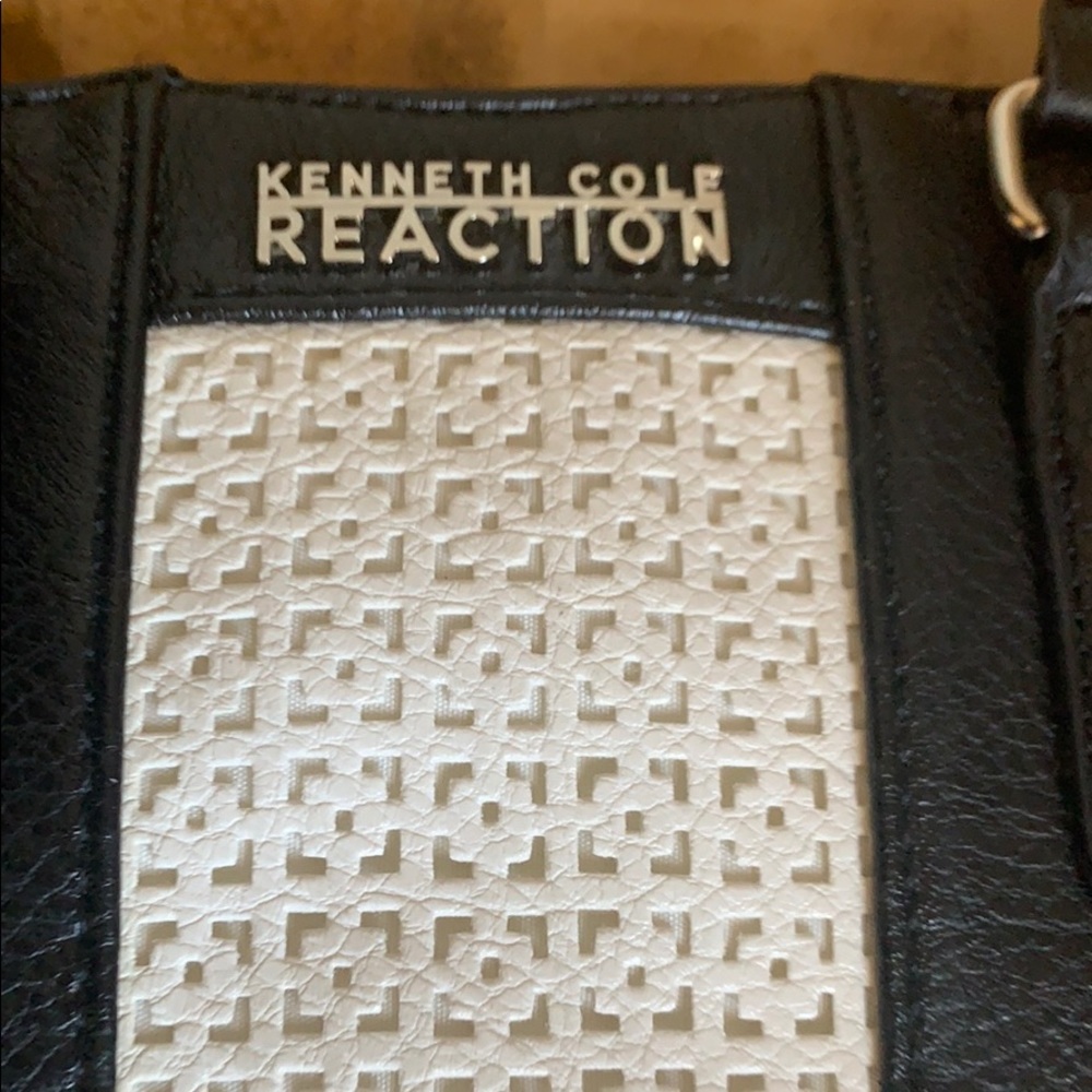 Kenneth Cole Reaction handbag/ purse - Picture 4 of 16